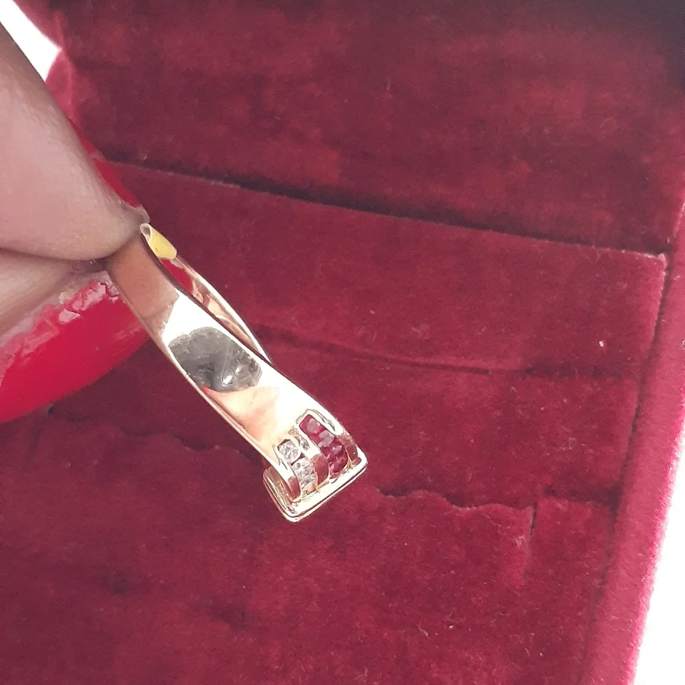 14K YELLOW GOLD RUBY N DIAMOND RING